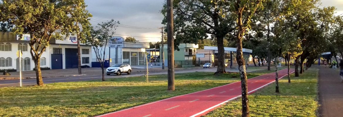 Av. Tancredo Neves (ciclovia) 04